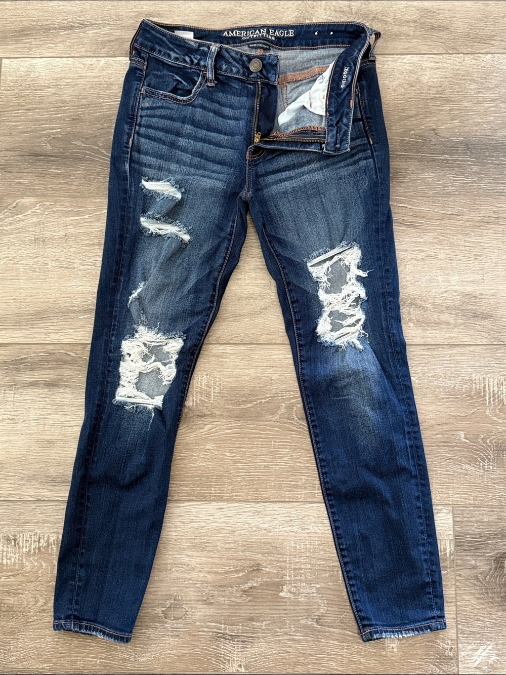 American Eagle Outfitters Distressed Dark Blue Jegging size10Short
